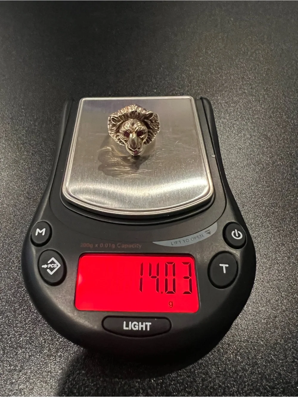 Beautiful Vintage 14K Gold Lion Ring Ruby Accents 14.03 grams  Size 8.5